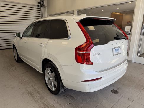 Used 2023 Volvo XC90 B5 Core w/ Protection Package Premier image 4