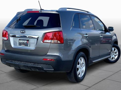 Used 2011 Kia Sorento LX image 12