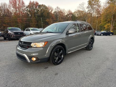 Used 2020 Dodge Journey Crossroad image 2