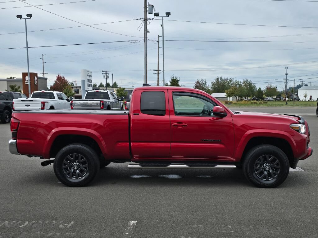 Used 2021 Toyota Tacoma SR5 AWD/4WD image 5