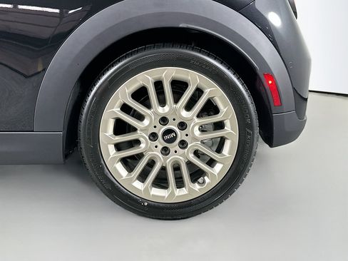 New 2026 MINI Cooper 2-Door Hardtop image 32