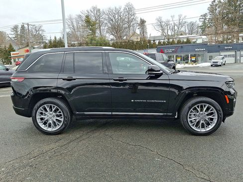 Certified 2023 Jeep Grand Cherokee Summit w/ Luxury Tech Group V image 26