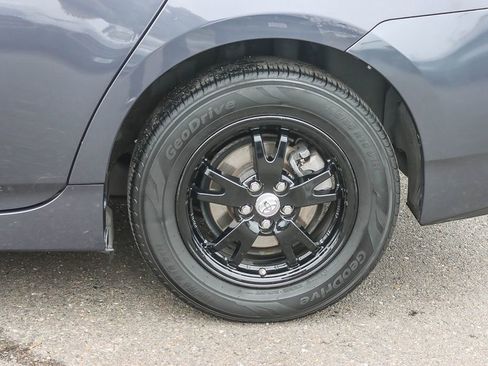 Used 2015 Toyota Prius Four image 17