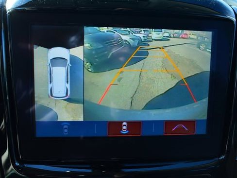 Used 2018 Chevrolet Traverse LT image 42