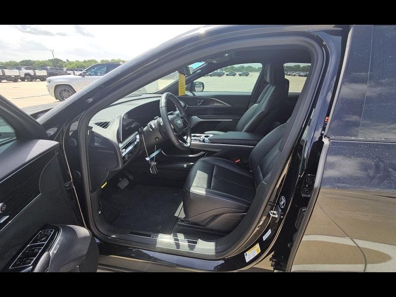Used 2023 Cadillac Lyriq 2WD image 6