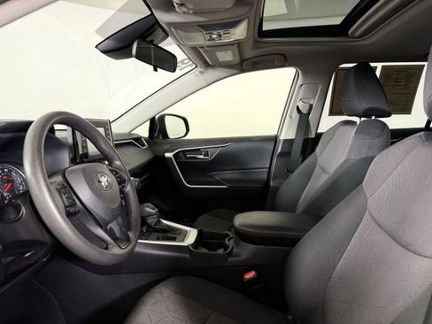 Used 2019 Toyota RAV4 XLE w/ Convenience Package FWD image 14