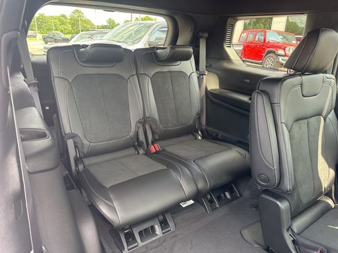 New 2025 Jeep Grand Cherokee L Altitude image 21