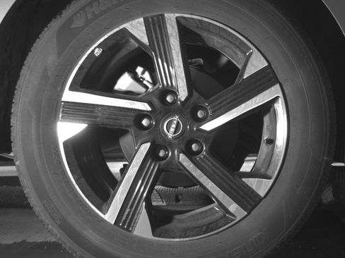 Used 2025 Nissan Sentra SV FWD image 18