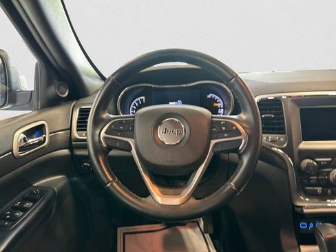 Used 2018 Jeep Grand Cherokee Laredo AWD/4WD image 13