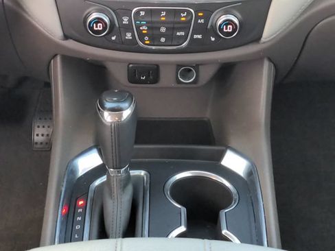 Used 2019 Chevrolet Traverse LT FWD image 20