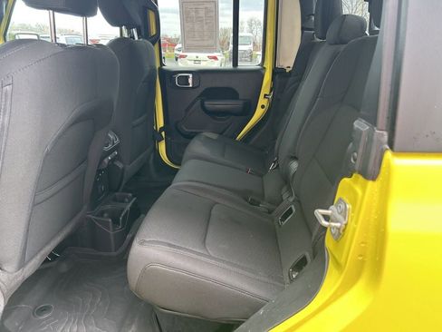 Used 2023 Jeep Gladiator Sport image 16