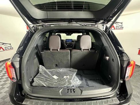Used 2026 Ford Explorer Platinum w/ LUX Leather Package AWD/4WD image 19