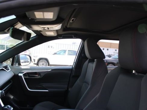 Used 2021 Toyota RAV4 SE w/ Weather & Moonroof Package AWD/4WD image 31