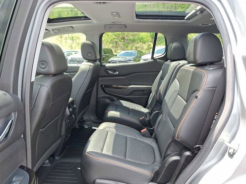 Used 2023 GMC Acadia AT4 AWD/4WD image 10
