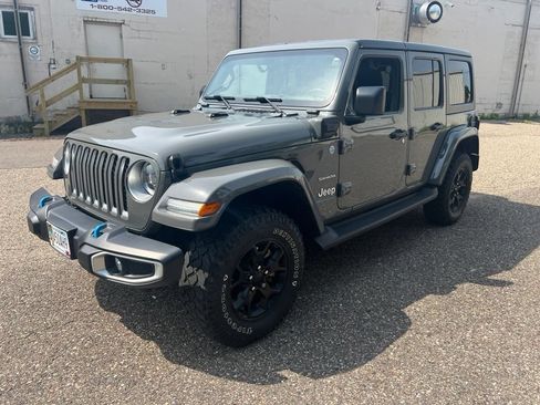 Used 2023 Jeep Wrangler Unlimited Sahara w/ Cold Weather Group AWD/4WD image 14