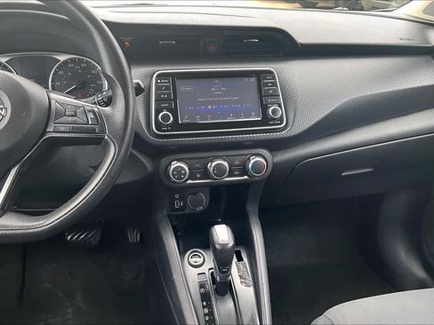 Used 2023 Nissan Kicks S FWD image 7