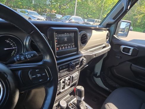 Used 2023 Jeep Wrangler Unlimited w/ Cold Weather Group AWD/4WD image 25