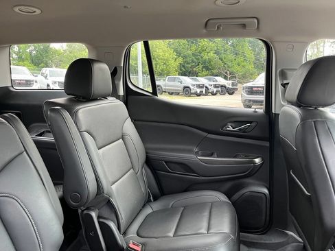 Used 2023 GMC Acadia SLT w/ Preferred Package FWD image 35