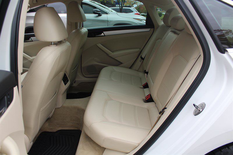 Used 2013 Volkswagen Passat 2.5 SE FWD image 17
