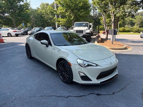 Used 2016 Scion FR-S RWD image 9