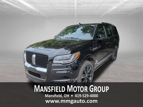 Used 2023 Lincoln Navigator Reserve AWD/4WD image 1