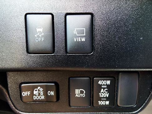Used 2023 Toyota Tacoma TRD Off-Road w/ Advanced Technology Package AWD/4WD image 24