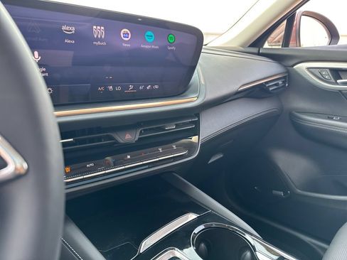 Used 2025 Buick Envision Avenir AWD/4WD image 20