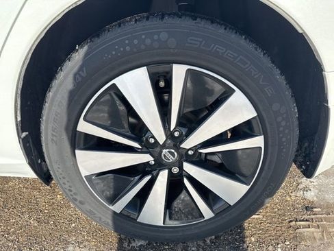 Used 2019 Nissan Altima 2.5 SV FWD image 12