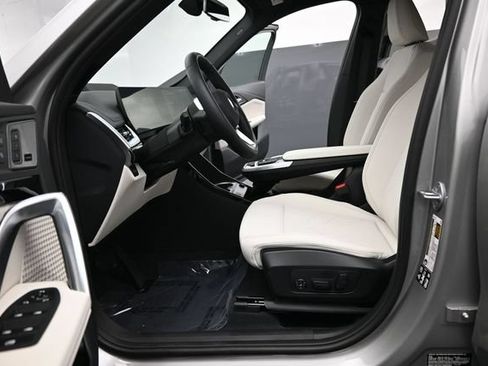 Used 2026 BMW X1 xDrive28i w/ Technology Package AWD/4WD image 17