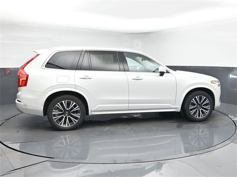 Used 2022 Volvo XC90 T6 Momentum w/ Climate Package image 8