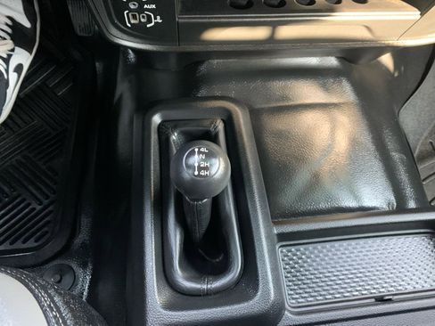 Used 2022 RAM 2500 Tradesman w/ Chrome Appearance Group AWD/4WD image 27