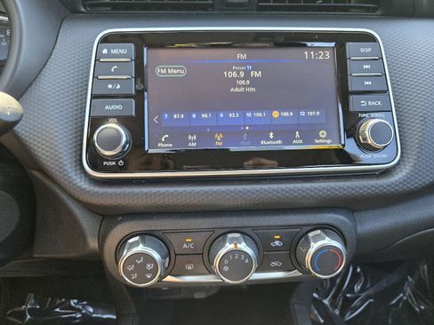 Used 2025 Nissan Kicks Play S FWD image 17