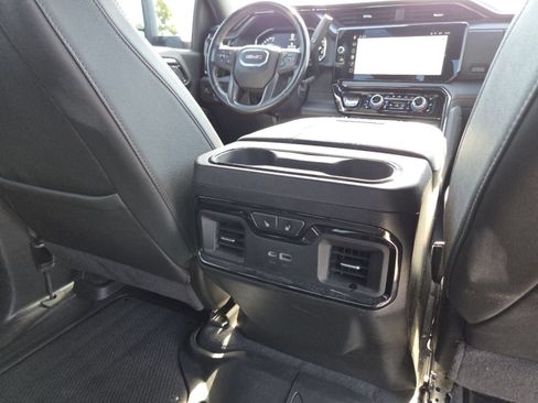 Used 2024 GMC Sierra 2500 AT4 w/ AT4 Premium Plus Package AWD/4WD image 28