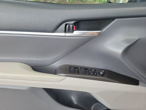 Used 2023 Toyota Camry SE FWD image 18
