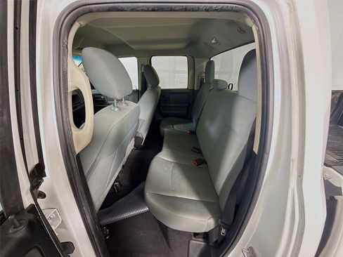 Used 2018 RAM 1500 Express RWD image 14