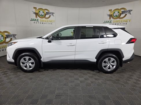 Used 2022 Toyota RAV4 LE AWD/4WD image 5