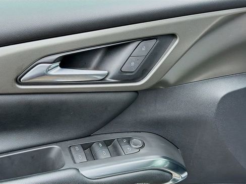 Used 2024 Chevrolet Traverse LT image 23