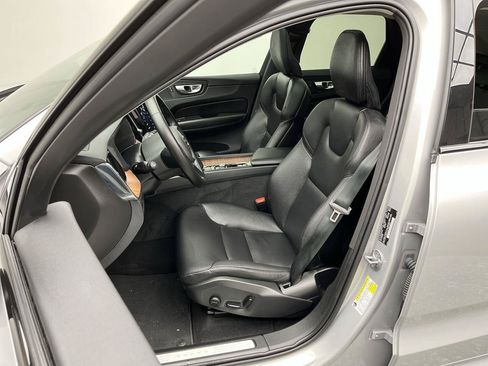 Used 2024 Volvo XC60 B5 Plus AWD/4WD image 9