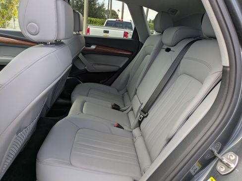 Used 2023 Audi Q5 2.0T Premium w/ Convenience Package AWD/4WD image 13