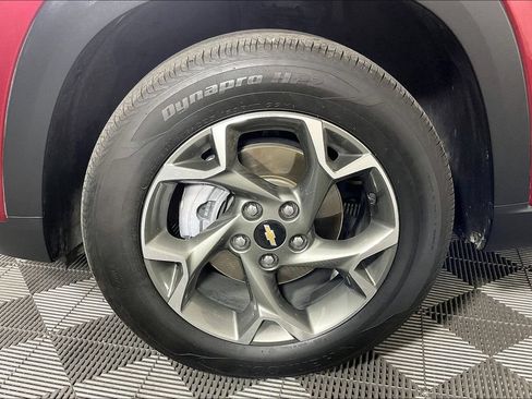 Used 2025 Chevrolet Trax LT w/ LT Convenience Package FWD image 10