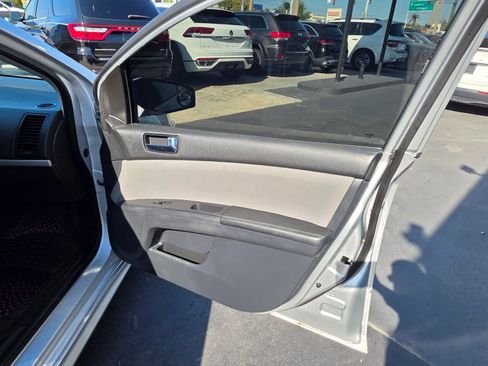Used 2012 Nissan Sentra 2.0 SR w/ Special Edition Pkg FWD image 15