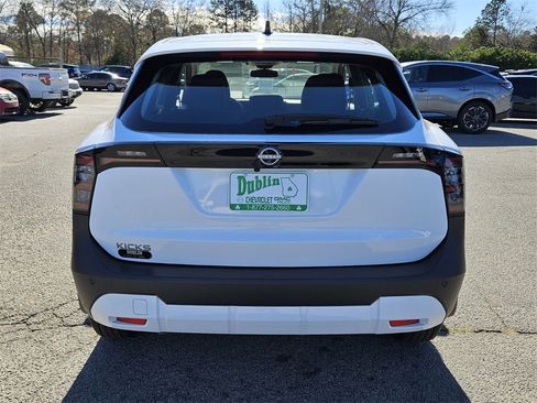 New 2026 Nissan Kicks S image 8