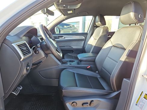 Certified 2023 Volkswagen Atlas Cross Sport SE image 10