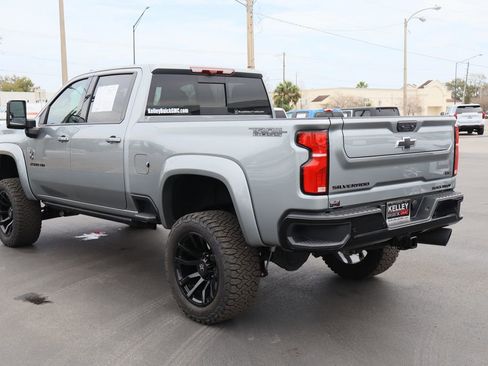 Used 2025 Chevrolet Silverado 2500 LTZ w/ LTZ Plus Package AWD/4WD image 7