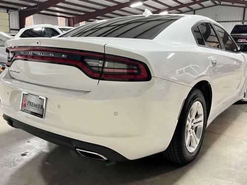 Used 2023 Dodge Charger SXT image 2