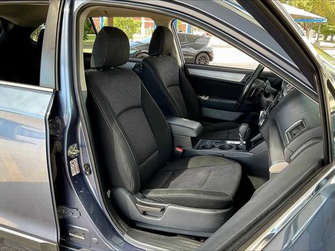Used 2017 Subaru Outback 2.5i Premium image 8