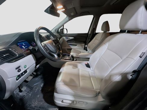 Used 2020 Honda Pilot Touring image 15