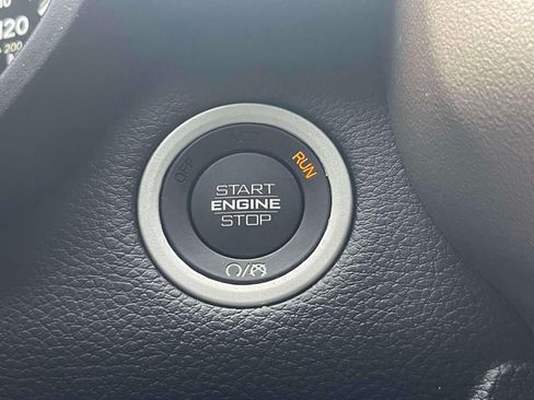 Used 2022 RAM 1500 Laramie AWD/4WD image 27
