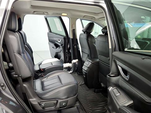 Used 2023 Subaru Ascent Limited w/ Technology Package image 18
