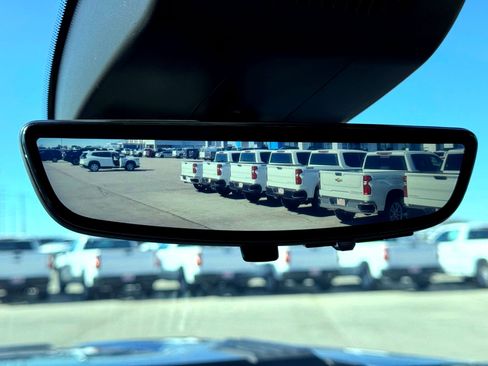 Used 2024 Chevrolet Silverado 2500 ZR2 w/ Technology Package image 35